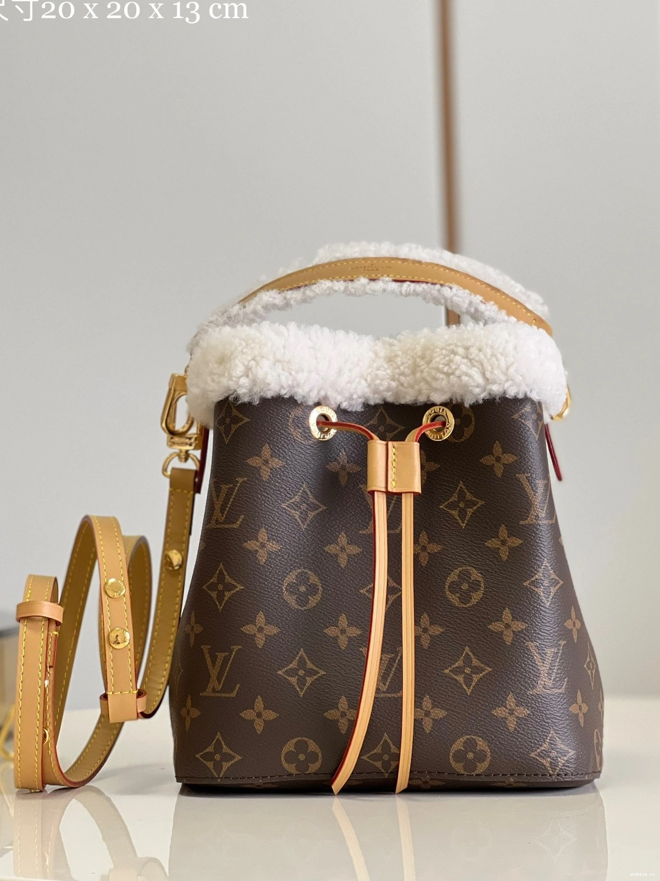 WIS LOUIS NÉONOÉ VUITTON BB 1111